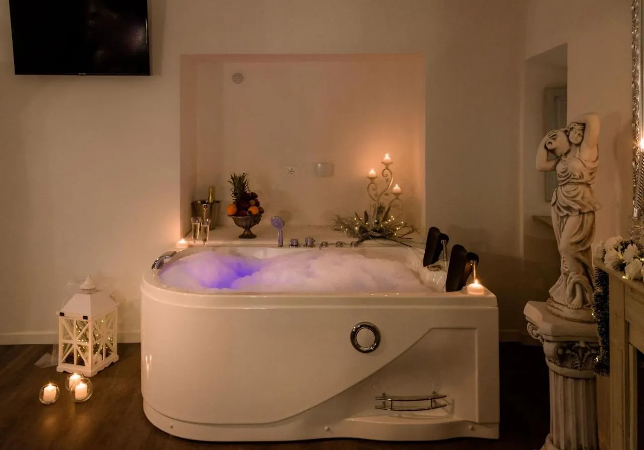 Apartment Le Mura Luxury Room Room & Personal Spa Castiglion Fiorentino Italy